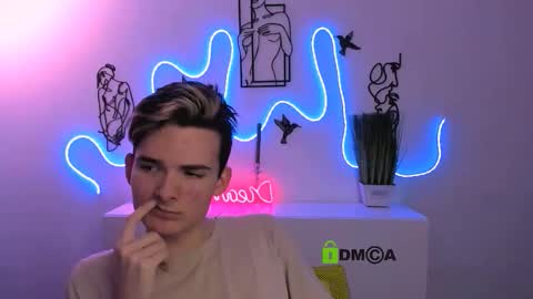 leo_valor online show from 12-19-25, 10:39