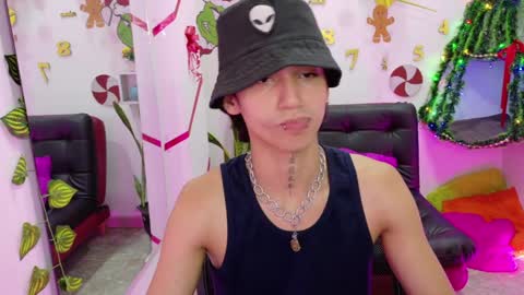 Leo online show from 12-26-24, 01:32