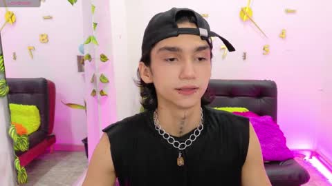 Leo online show from 03-05-25, 01:39