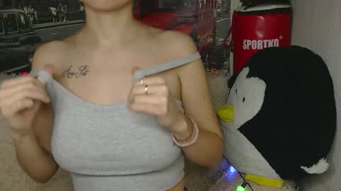 Snapshot of leoandluna chatting on 10-30-25, 04:36 LeoandLuna online show from 10-30-25, 04:36