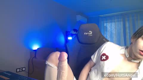 Snapshot of leon_yuugen chatting on 12-02-25, 10:31 Leon online show from 12-02-25, 10:31