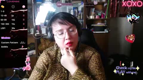 Leona Harrison online show from 02-11-25, 05:47