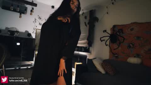 Leo online show from 10-28-25, 06:43