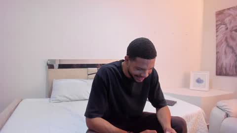 Snapshot of leonardgrant_ chatting on 02-05-25, 05:30 Leonard online show from 02-05-25, 05:30