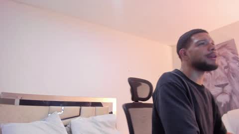 Snapshot of leonardgrant_ chatting on 02-05-25, 08:43 Leonard online show from 02-05-25, 08:43