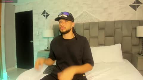 Snapshot of leonardgrant_ chatting on 02-27-25, 02:42 Leonard online show from 02-27-25, 02:42