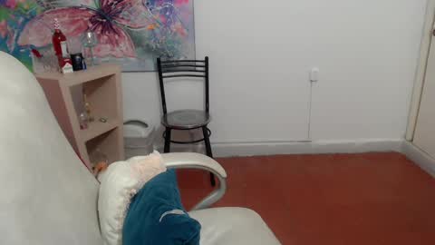 Snapshot of leonela_69 chatting on 09-29-25, 03:33 leonela online show from 09-29-25, 03:33
