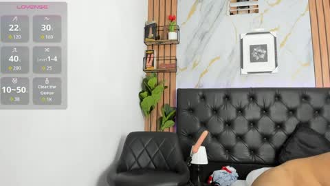 Snapshot of leonferoz7 chatting on 04-11-26, 02:38 leonferoz7 online show from 04-11-26, 02:38