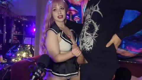 Snapshot of leonita_19 chatting on 12-16-25, 11:54 Leonita and Leon online show from 12-16-25, 11:54