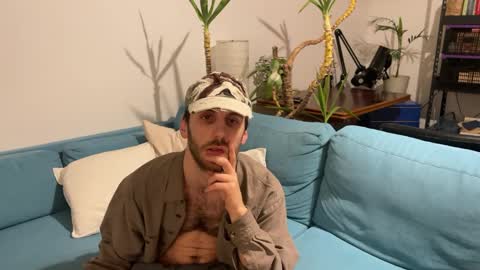 Leon online show from 02-01-25, 12:18