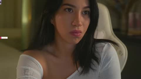 Leora online show from 10-24-25, 05:37