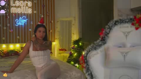 Leora online show from 12-22-25, 05:21