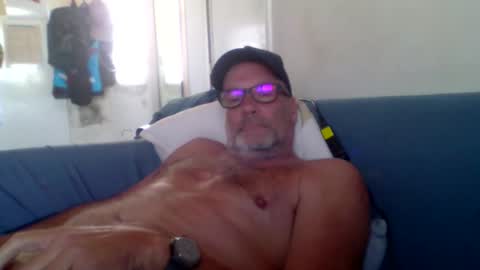 Snapshot of leporonga chatting on 10-18-25, 04:19 leporonga online show from 10-18-25, 04:19