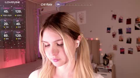 Nicole Moore online show from 12-04-24, 02:37