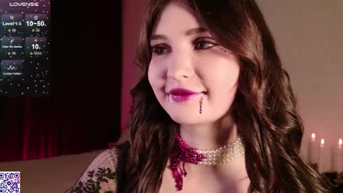 Nicole Moore online show from 10-30-25, 03:57