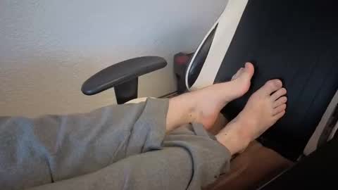 Snapshot of leroy_jerkins chatting on 11-30-25, 10:08 Leroy online show from 11-30-25, 10:08