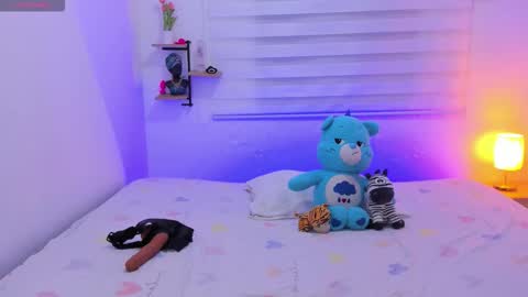 Snapshot of lesbic_hot_69 chatting on 10-06-25, 03:26 lesbic_hot_69 online show from 10-06-25, 03:26