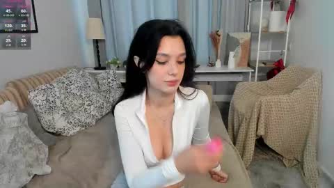 Snapshot of lesi_kiss chatting on 11-08-25, 09:20 Bella online show from 11-08-25, 09:20