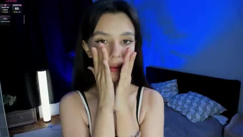 Snapshot of lesi_kiss chatting on 11-23-25, 09:42 Bella online show from 11-23-25, 09:42