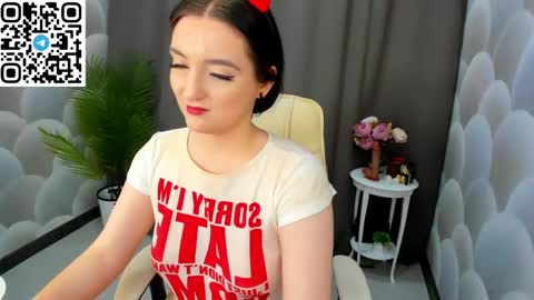 Lesley online show from 11-15-25, 05:27