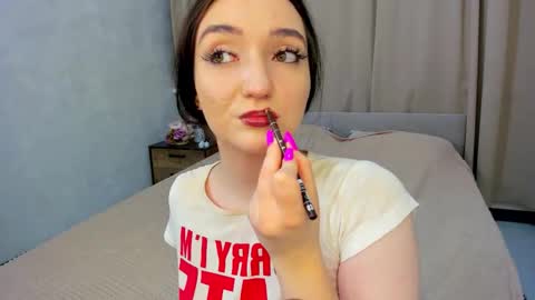 Lesley online show from 11-20-25, 04:34