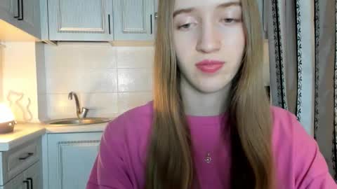  LESLIE   online show from 11-18-25, 08:24