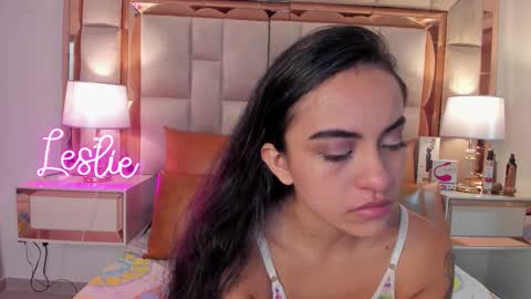 Snapshot of lesliebush chatting on 11-14-25, 08:29 LeslieBush online show from 11-14-25, 08:29