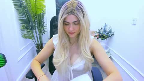 lesliemineg online show from 09-30-25, 11:48