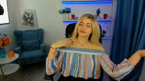 lesliemineg online show from 10-18-25, 07:47