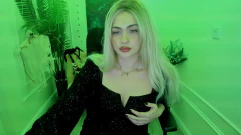 lesliemineg online show from 10-29-25, 11:34