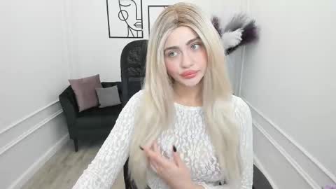 lesliemineg online show from 11-12-25, 11:43