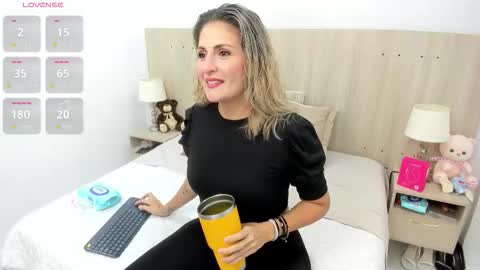 Lesly Santodomingo online show from 01-07-26, 11:01