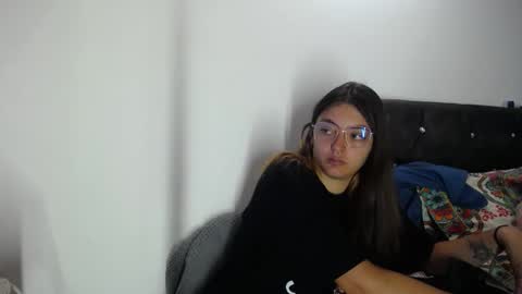 lessliee online show from 12-18-24, 10:51