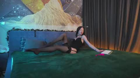 Hi my name is Lessy I am 18 years old. Im new here but I really like making new acquaintances online show from 09-21-25, 11:17