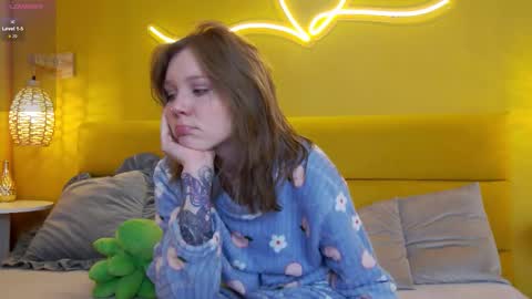 Lessy online show from 01-19-26, 04:38