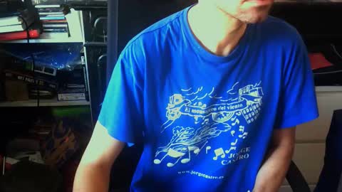 Snapshot of lestat_82 chatting on 11-07-25, 10:26 Vampiro Diurno online show from 11-07-25, 10:26