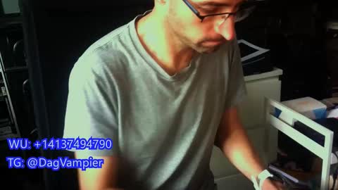 Snapshot of lestat_82 chatting on 12-01-25, 12:54 Vampiro Diurno online show from 12-01-25, 12:54