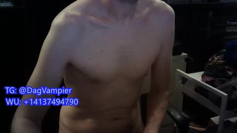 Snapshot of lestat_82 chatting on 01-11-26, 04:34 Vampiro Diurno online show from 01-11-26, 04:34