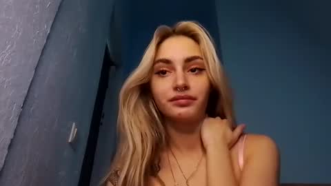 lesyawhite online show from 11-08-25, 05:51