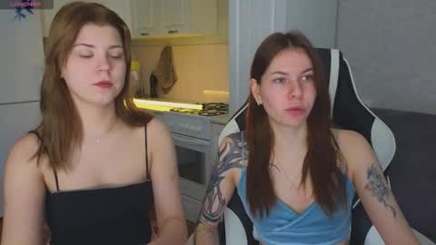 Snapshot of let_me_seee chatting on 11-18-25, 09:36 Fiona online show from 11-18-25, 09:36