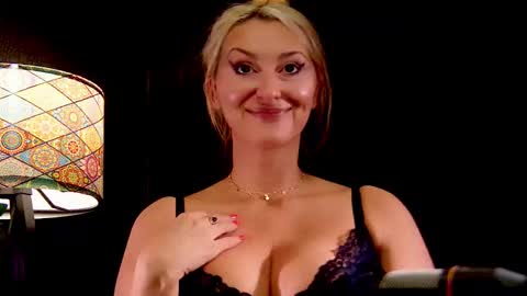 Snapshot of leticiareys chatting on 11-06-25, 05:58 leticiareys online show from 11-06-25, 05:58