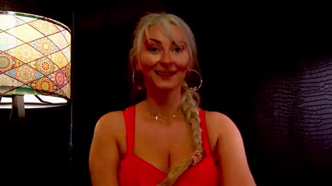 Snapshot of leticiareys chatting on 11-29-25, 11:41 leticiareys online show from 11-29-25, 11:41