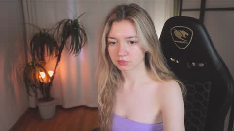 Snapshot of lettablush chatting on 02-01-25, 12:26 letta online show from 02-01-25, 12:26