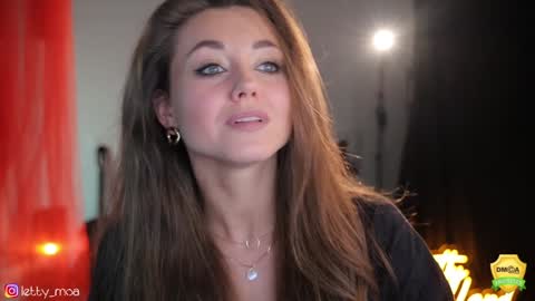 Letty Moa         - IG direct letty moa online show from 12-18-25, 01:22