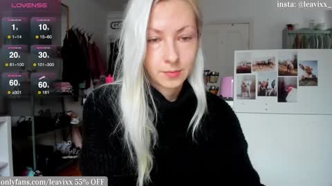 LeaVixx online show from 12-18-24, 09:47