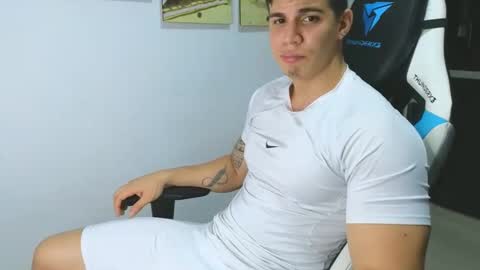 Snapshot of levelingg chatting on 02-05-25, 02:19 levelingg online show from 02-05-25, 02:19