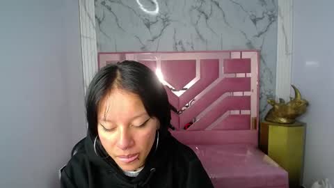 Luisa  online show from 12-16-25, 04:34