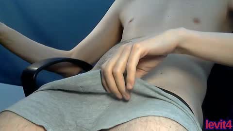 Snapshot of levit4 chatting on 10-15-25, 12:49 levit4 online show from 10-15-25, 12:49