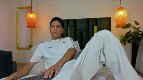 Snapshot of levy_steve chatting on 10-12-25, 03:16 LevySteven online show from 10-12-25, 03:16