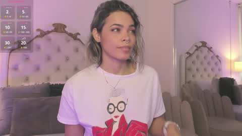 Snapshot of lexa_25_ chatting on 10-15-25, 11:43 online show from 10-15-25, 11:43